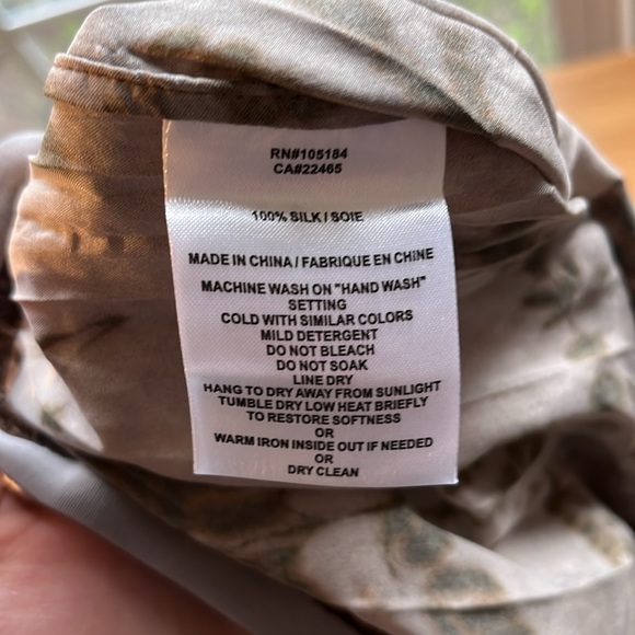 go by gosilk Crinkle Cut Jacket and Skirt Set in Chai Society 100% Silk Size M - Picture 14 of 16